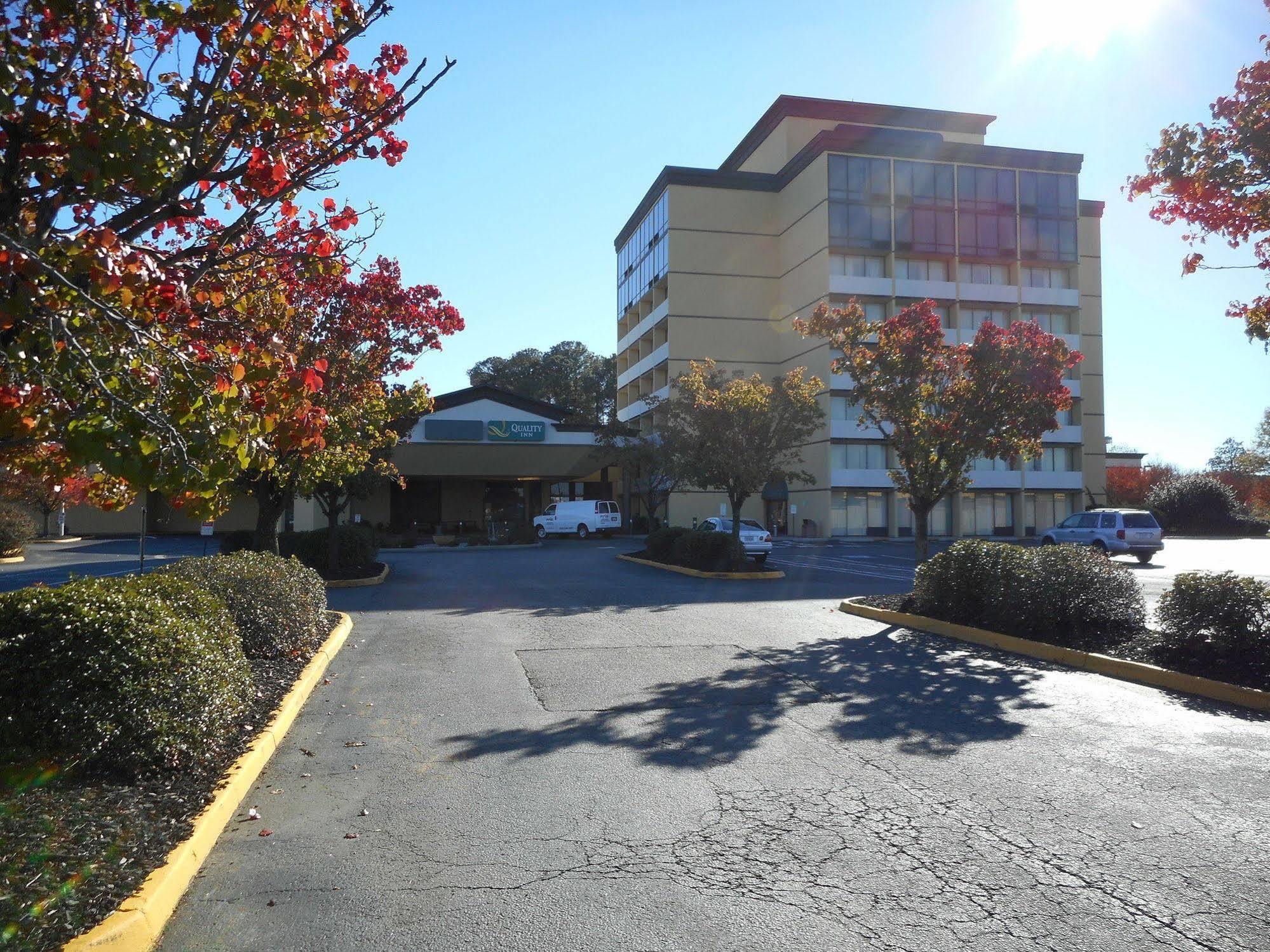 Quality Inn Near Hampton Coliseum Extérieur photo