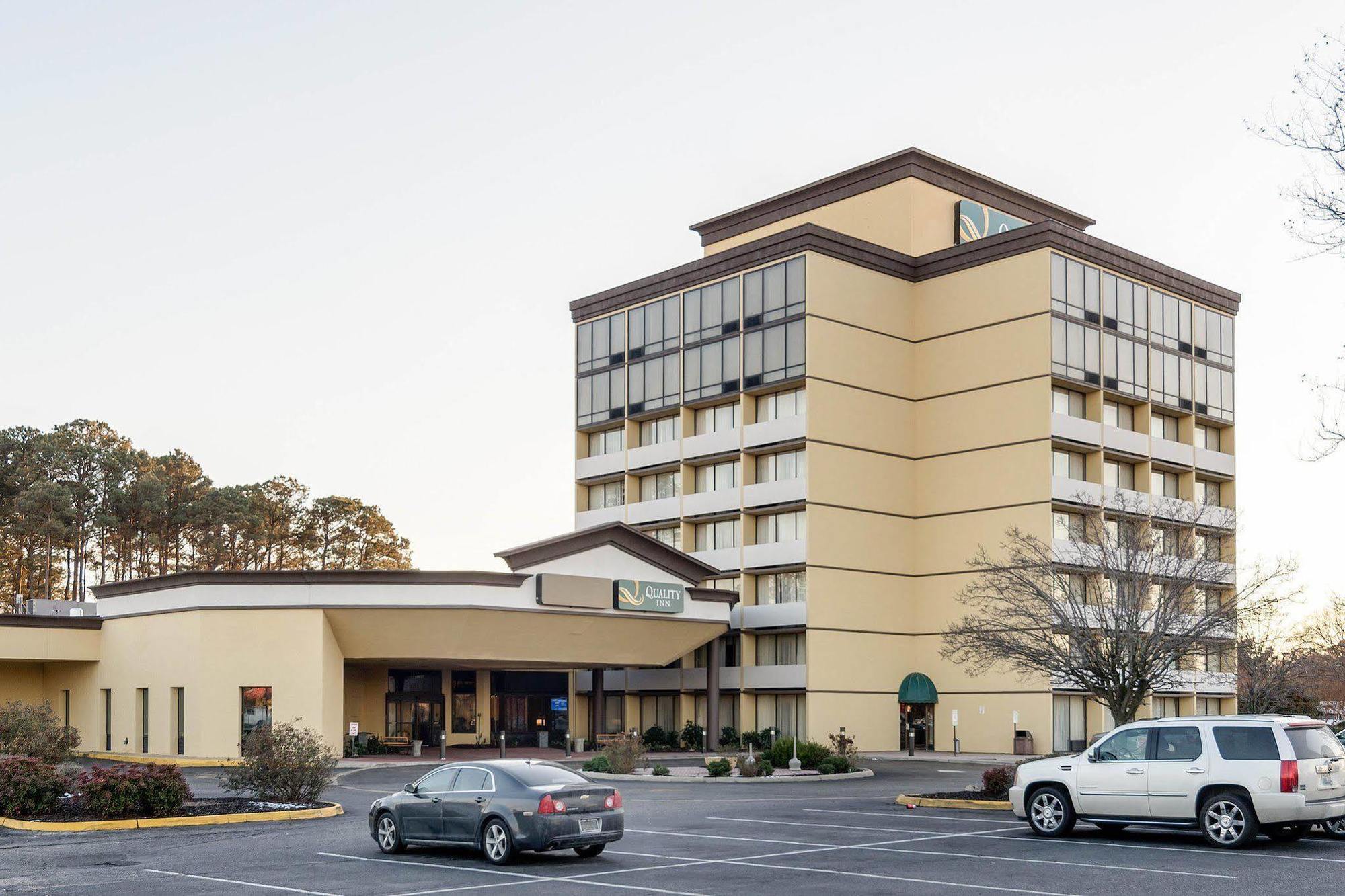 Quality Inn Near Hampton Coliseum Extérieur photo