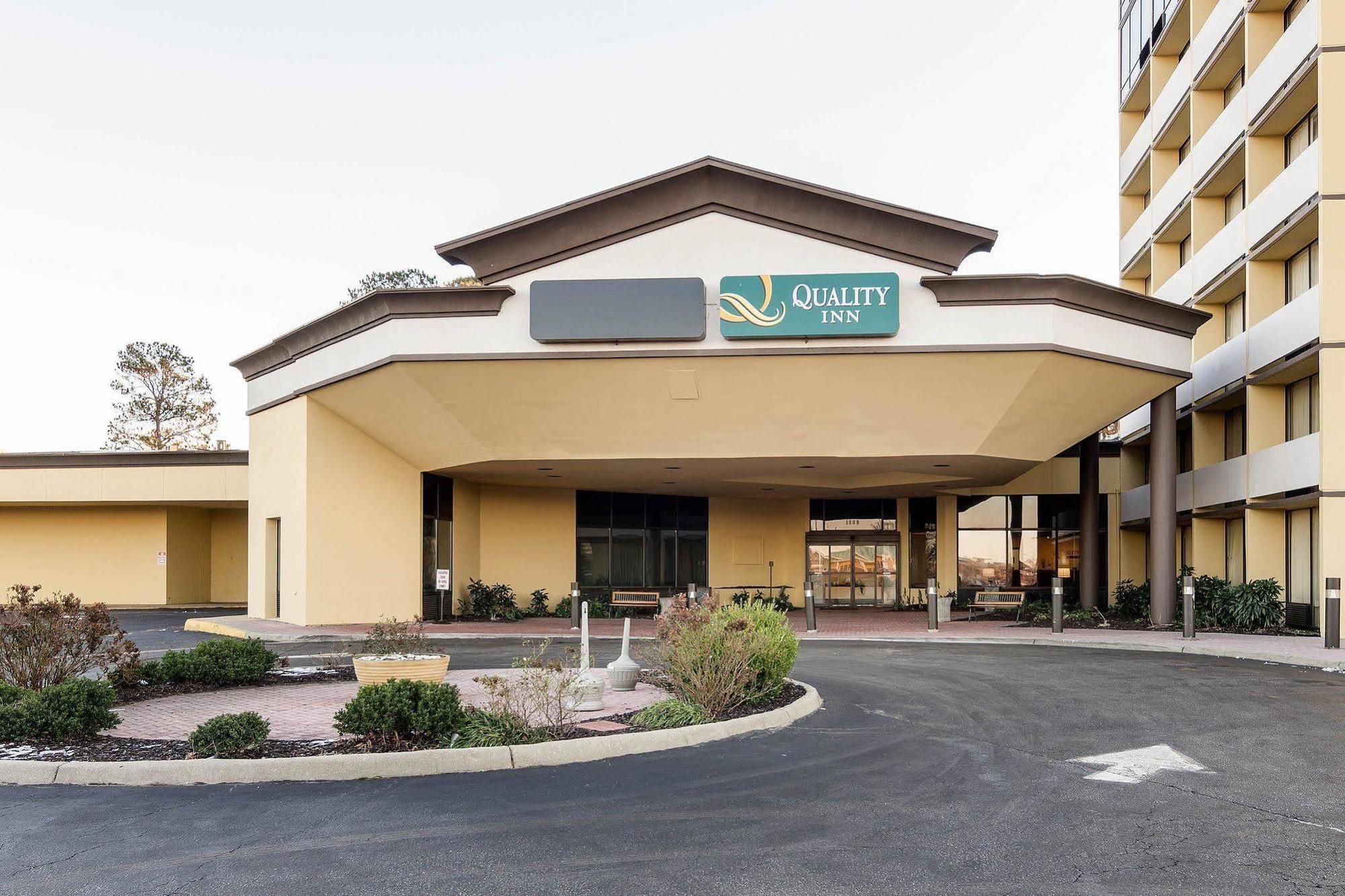 Quality Inn Near Hampton Coliseum Extérieur photo