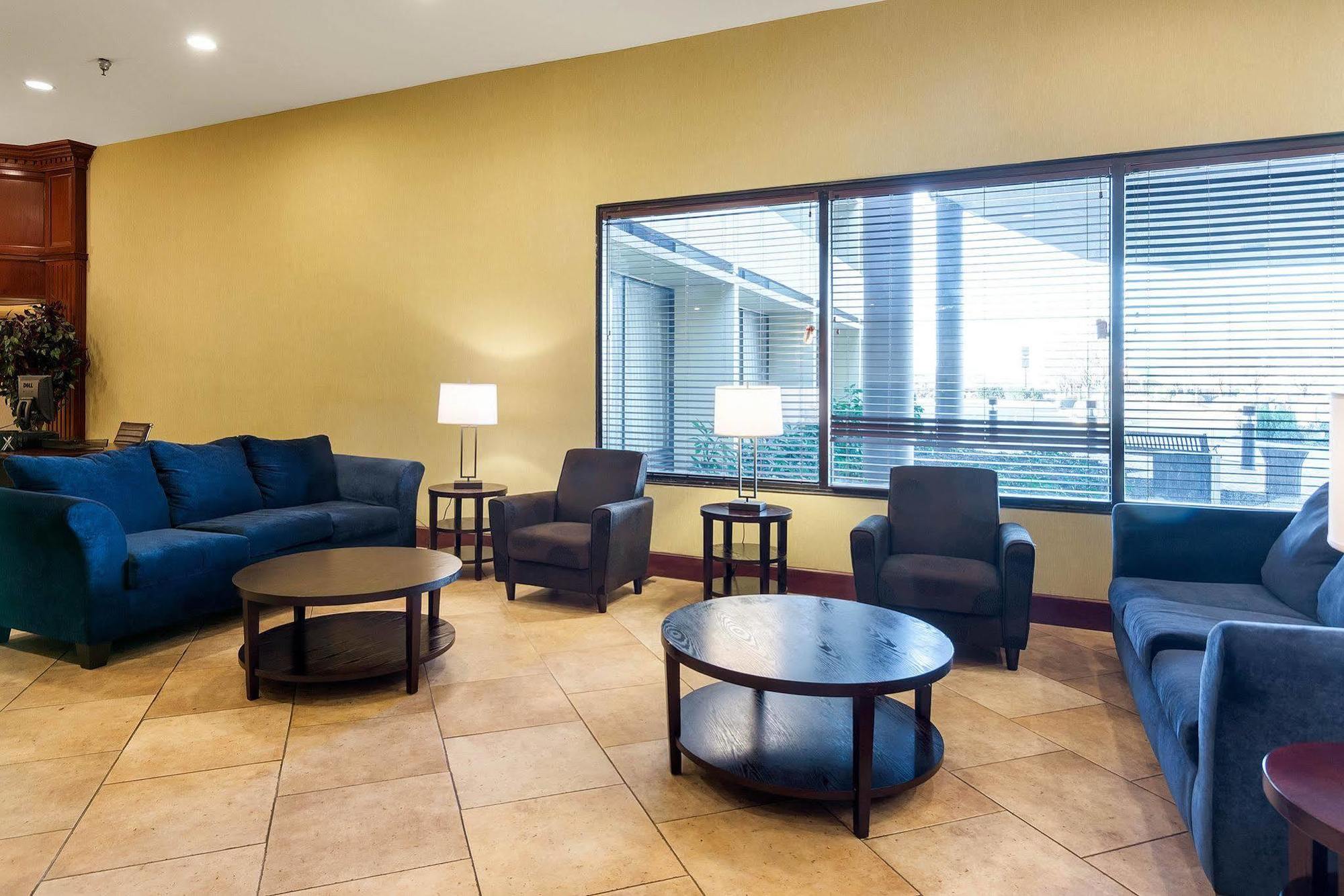 Quality Inn Near Hampton Coliseum Extérieur photo