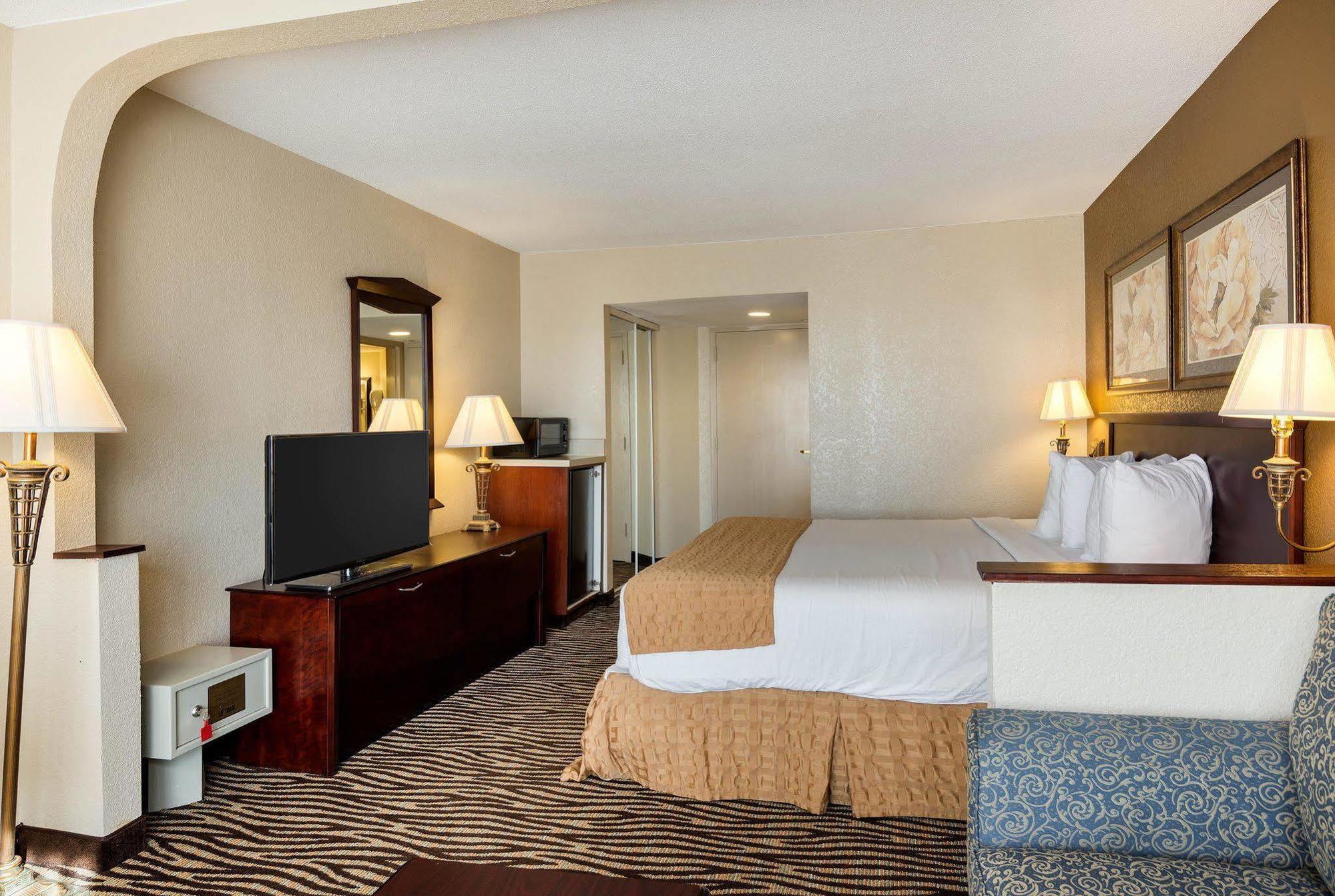 Quality Inn Near Hampton Coliseum Extérieur photo