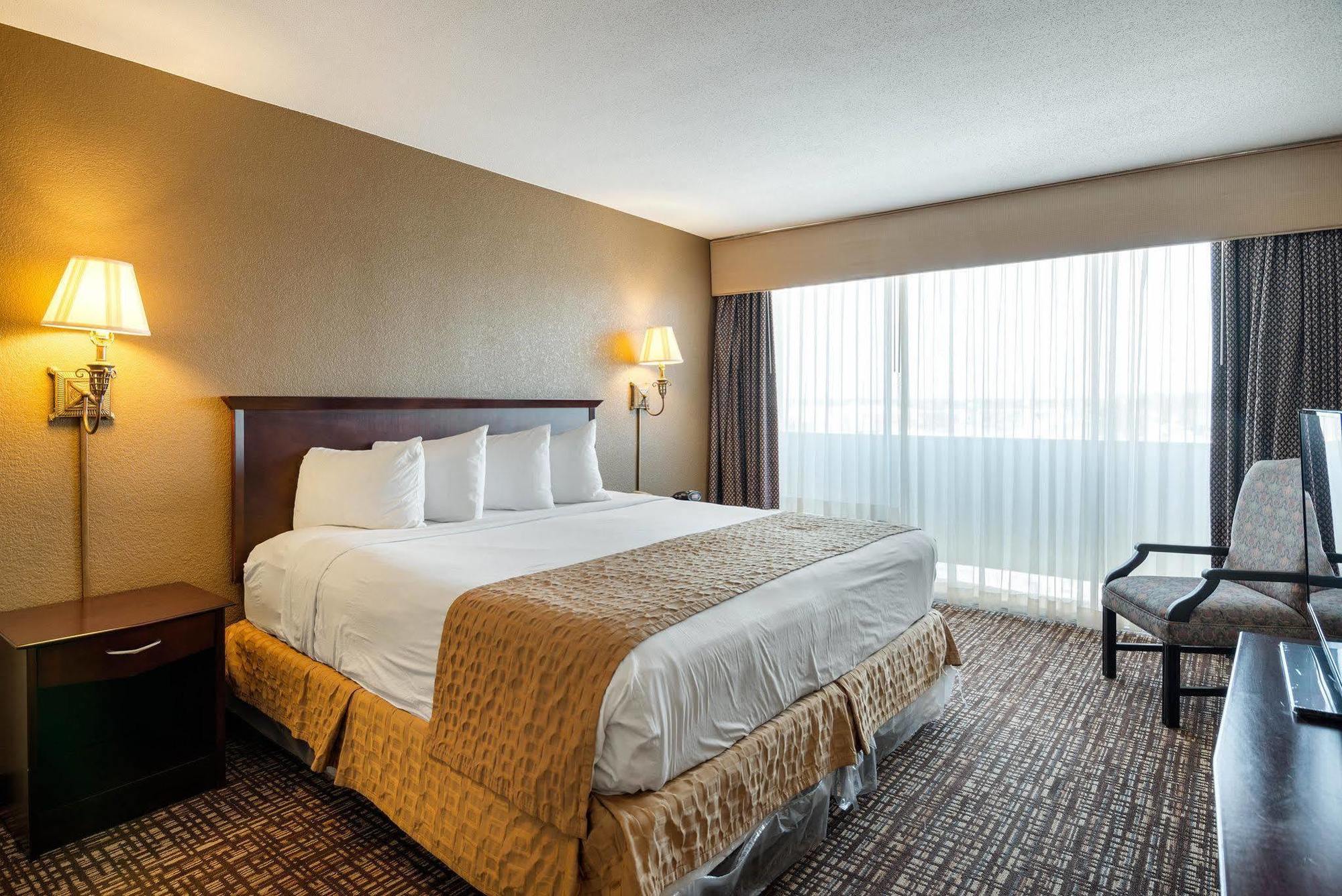 Quality Inn Near Hampton Coliseum Extérieur photo