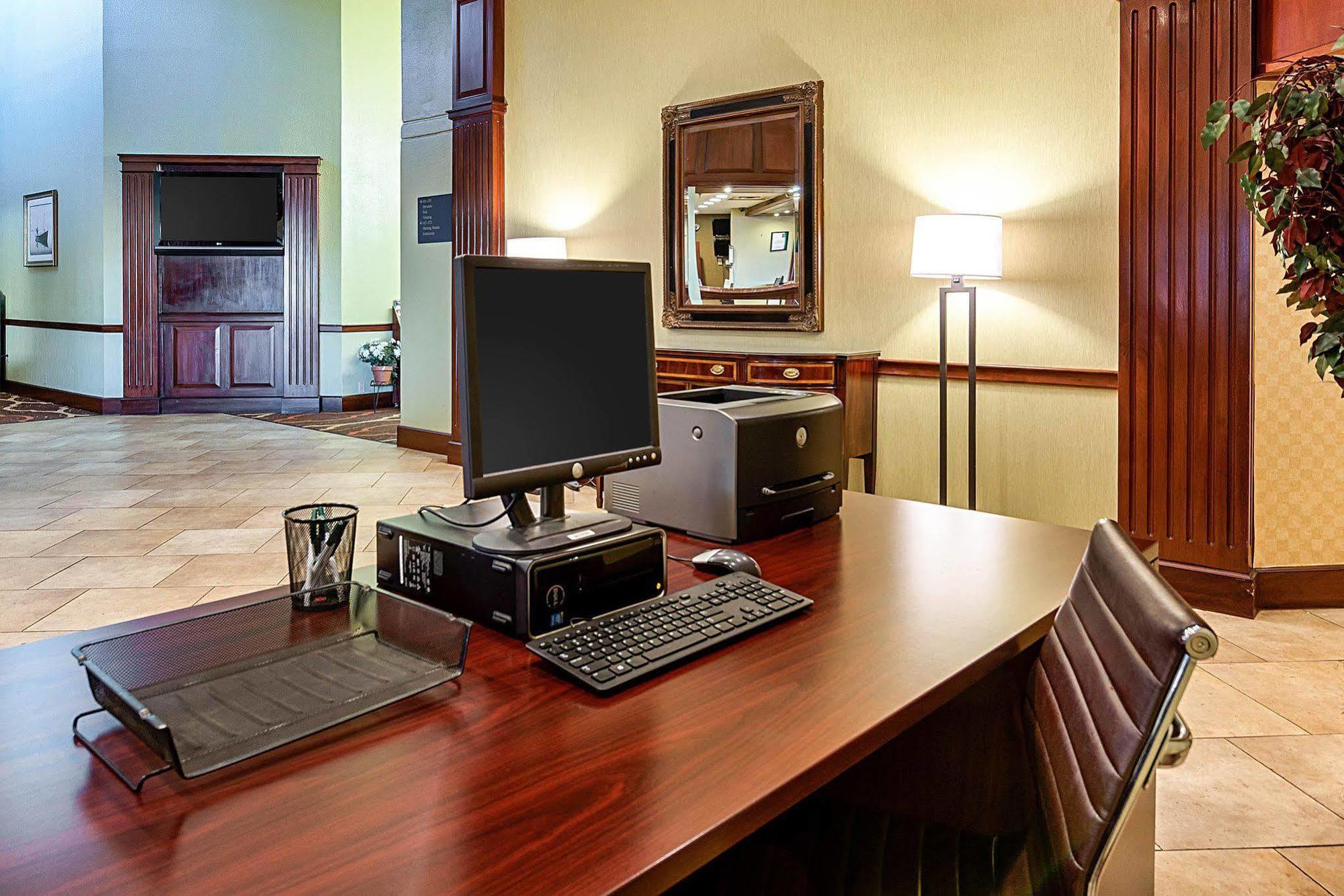 Quality Inn Near Hampton Coliseum Extérieur photo